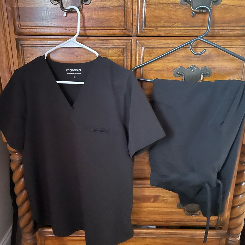 Black Mandala Scrubs NWOT